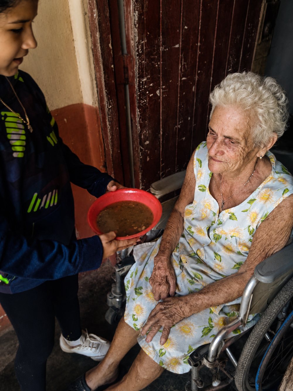 Entrega de alimentos en Cuba